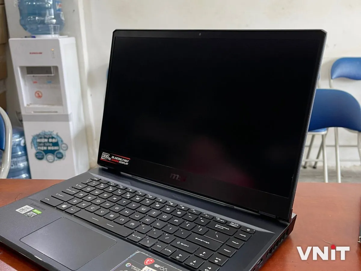 MSI gaming sau khi sửa bản lề, đóng mở chắc chắn tại VNIT
