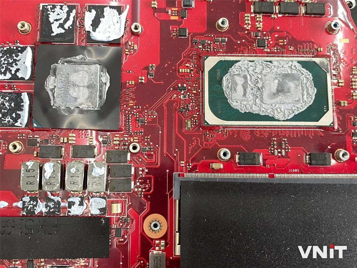 Keo tản nhiệt khô, nứt nẻ trên CPU và GPU bo mạch đỏ Laptop Gaming tại VNIT